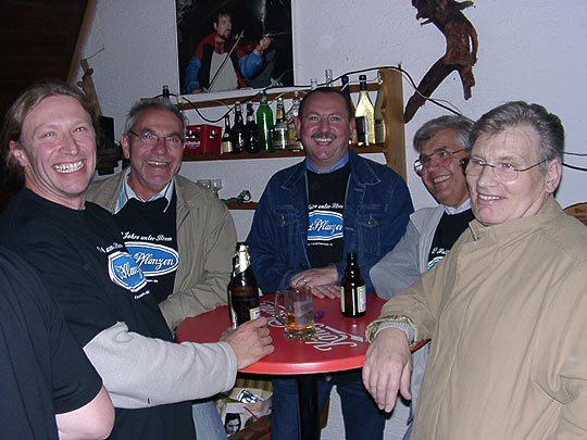 http://fordpflanzen.de/bilder/zottel/2004_Nachtreffen_live/09250010.jpg